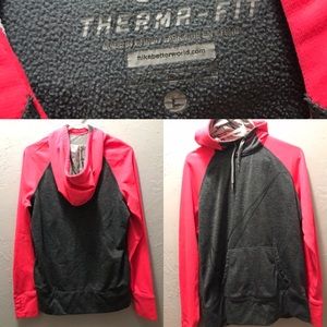 ❌ SOLD. Therma-fit Nike hoodie